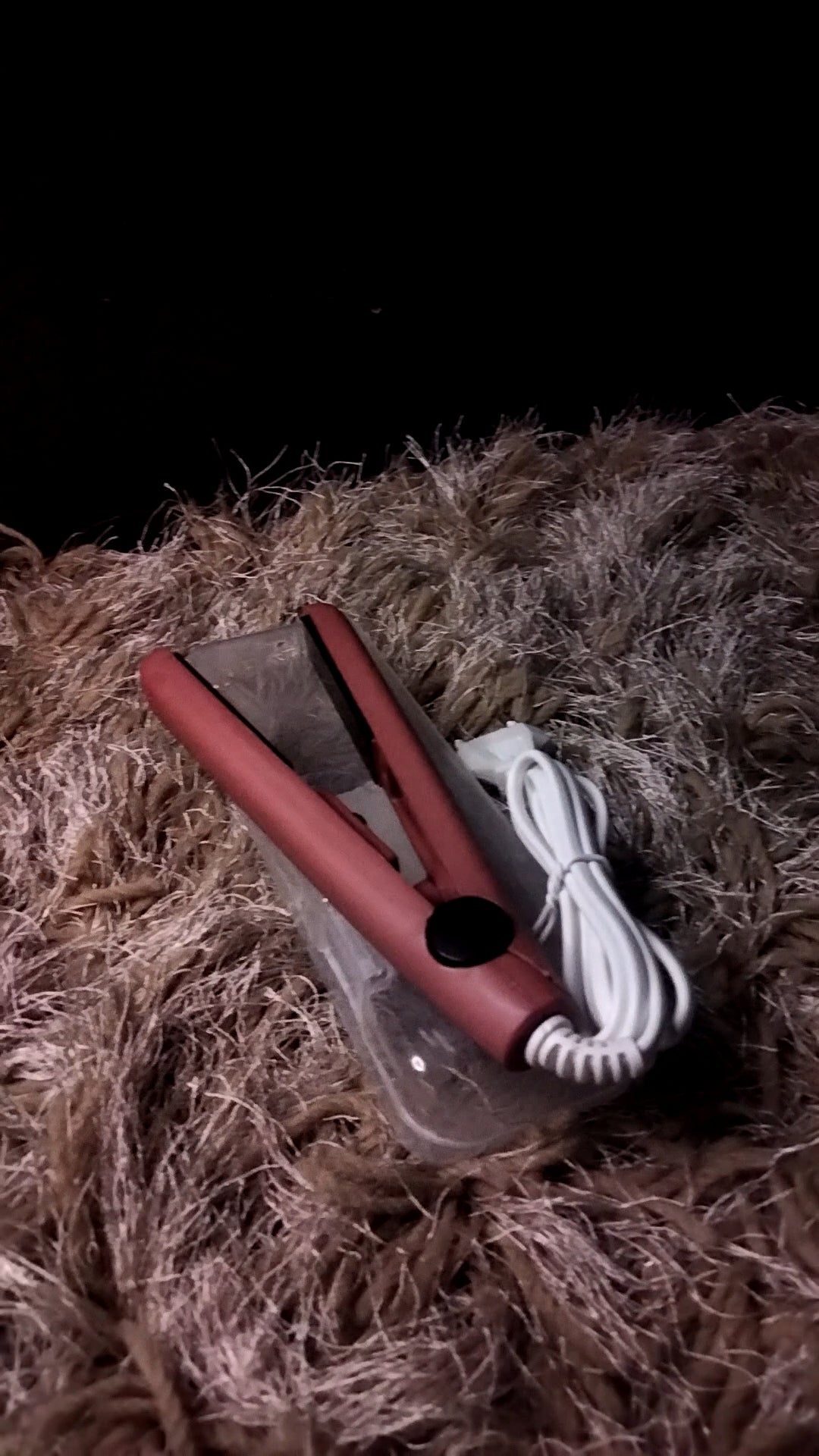 Mini Ceramic Sleek Iron – Premium Travel Hair Straightener